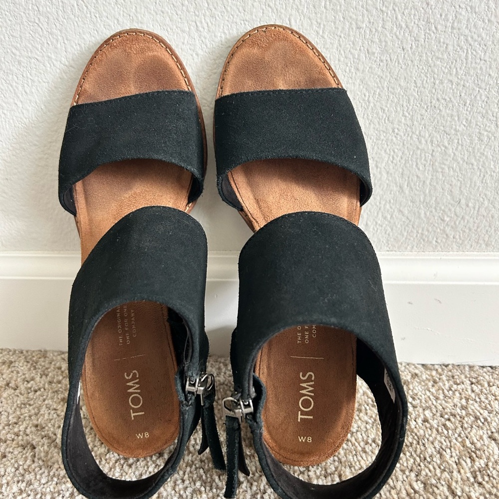 Toms Black Sandals Minimalist Comfort